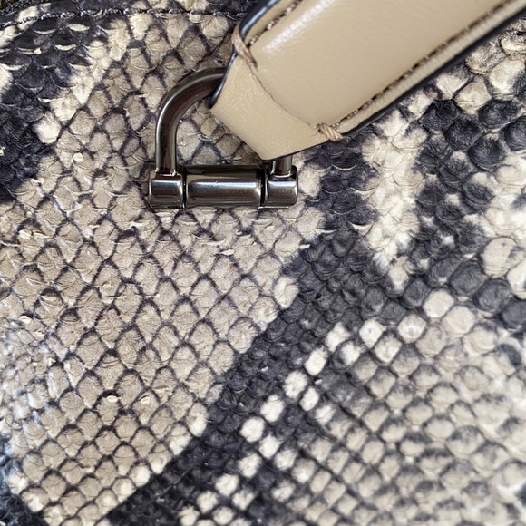 Coach Madison collection handbag. Rare colorway - Picture 6 of 7